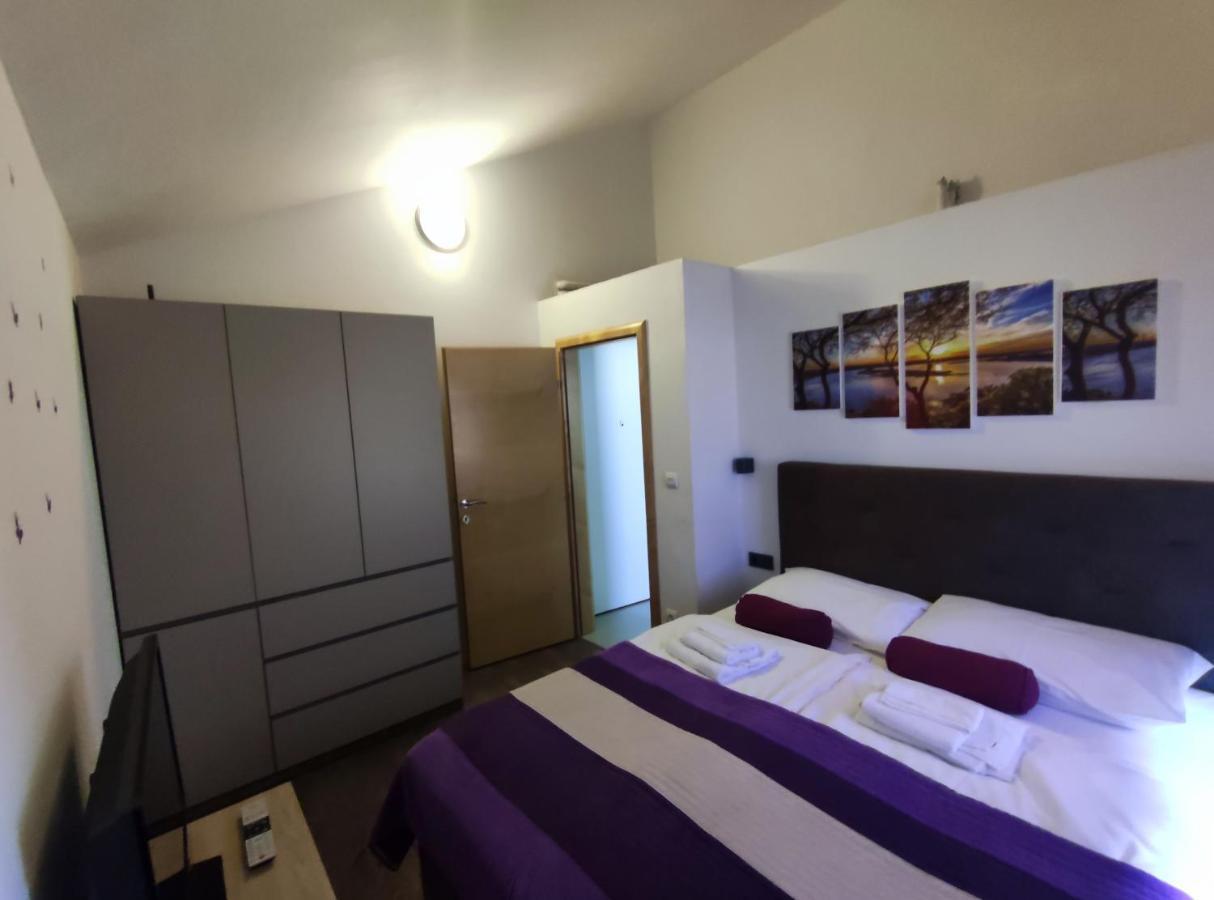 Panorama Sunset Apartments Cres Bagian luar foto