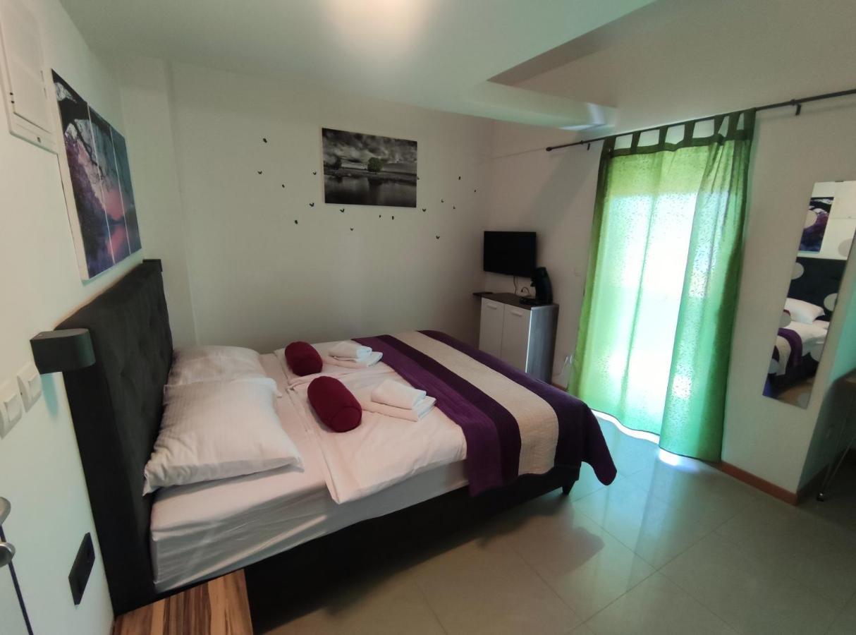 Panorama Sunset Apartments Cres Bagian luar foto