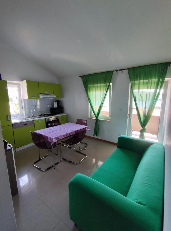 Panorama Sunset Apartments Cres Bagian luar foto