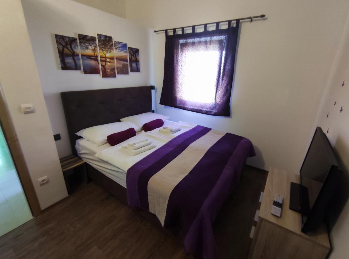 Panorama Sunset Apartments Cres Bagian luar foto
